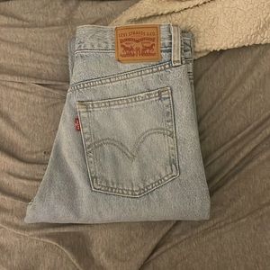 Levis wedgie straight jeans